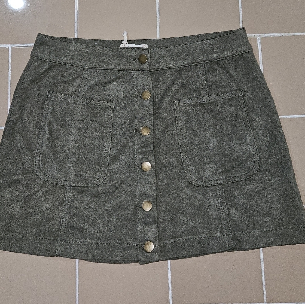 Altar'd State Green Faux Suede Mini Skirt. Size M - Picture 3 of 5
